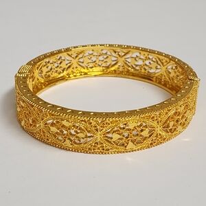 18K Gold Plated Intricate Design Love Bangle Bracelet